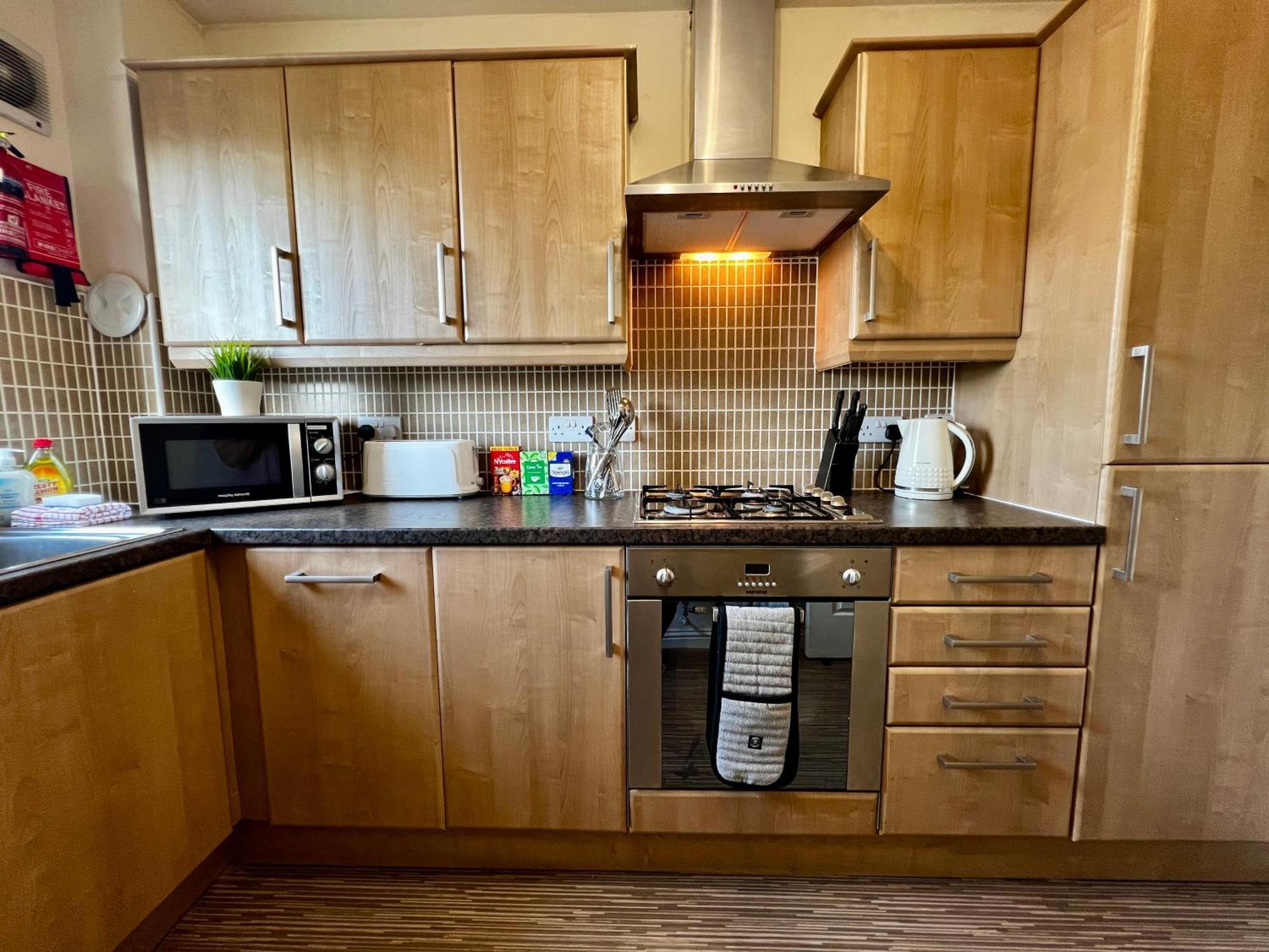 Stylish Modern Flat With Juliet Balcony & Parking Appartement Glasgow Buitenkant foto