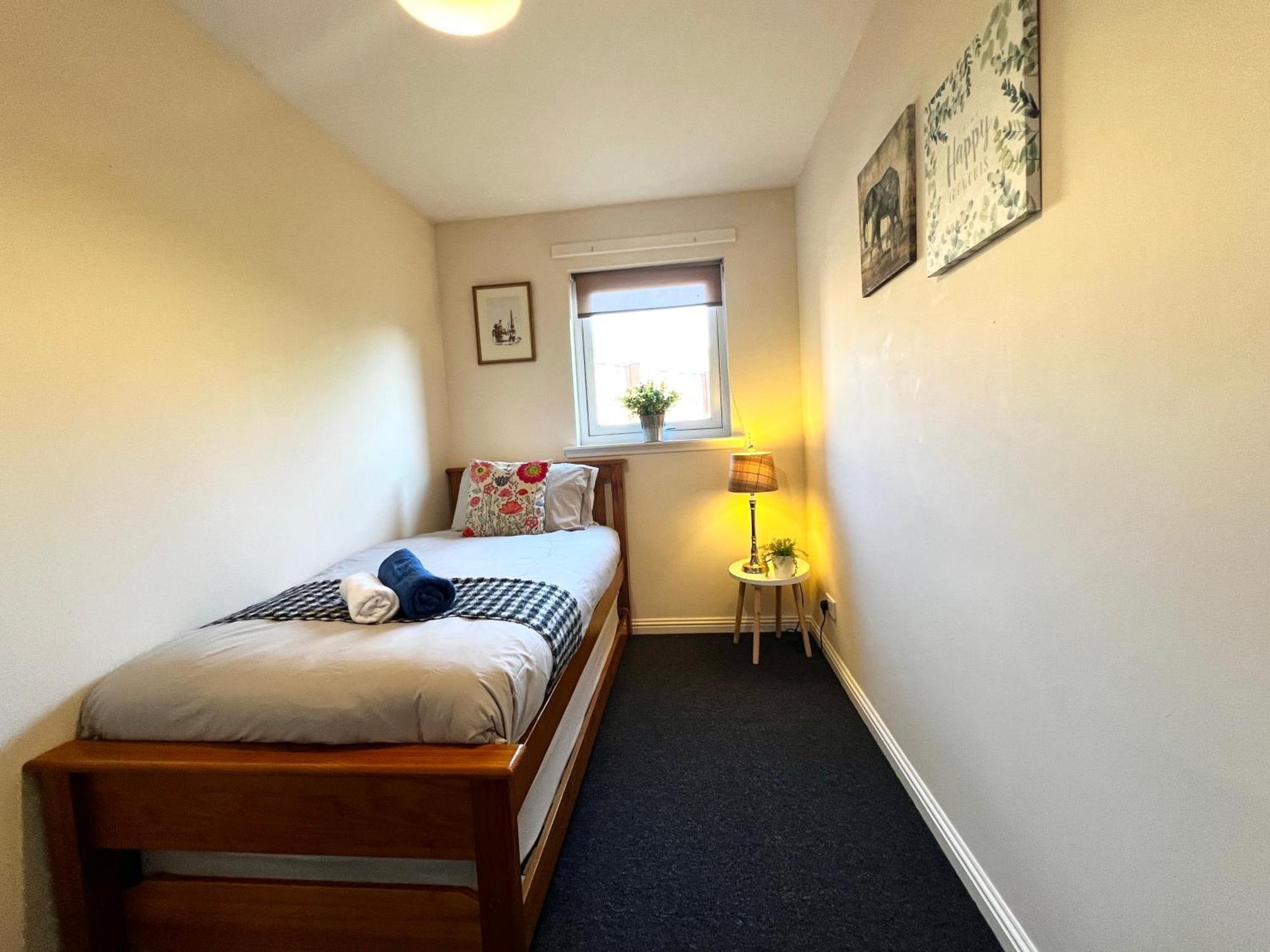 Stylish Modern Flat With Juliet Balcony & Parking Appartement Glasgow Buitenkant foto