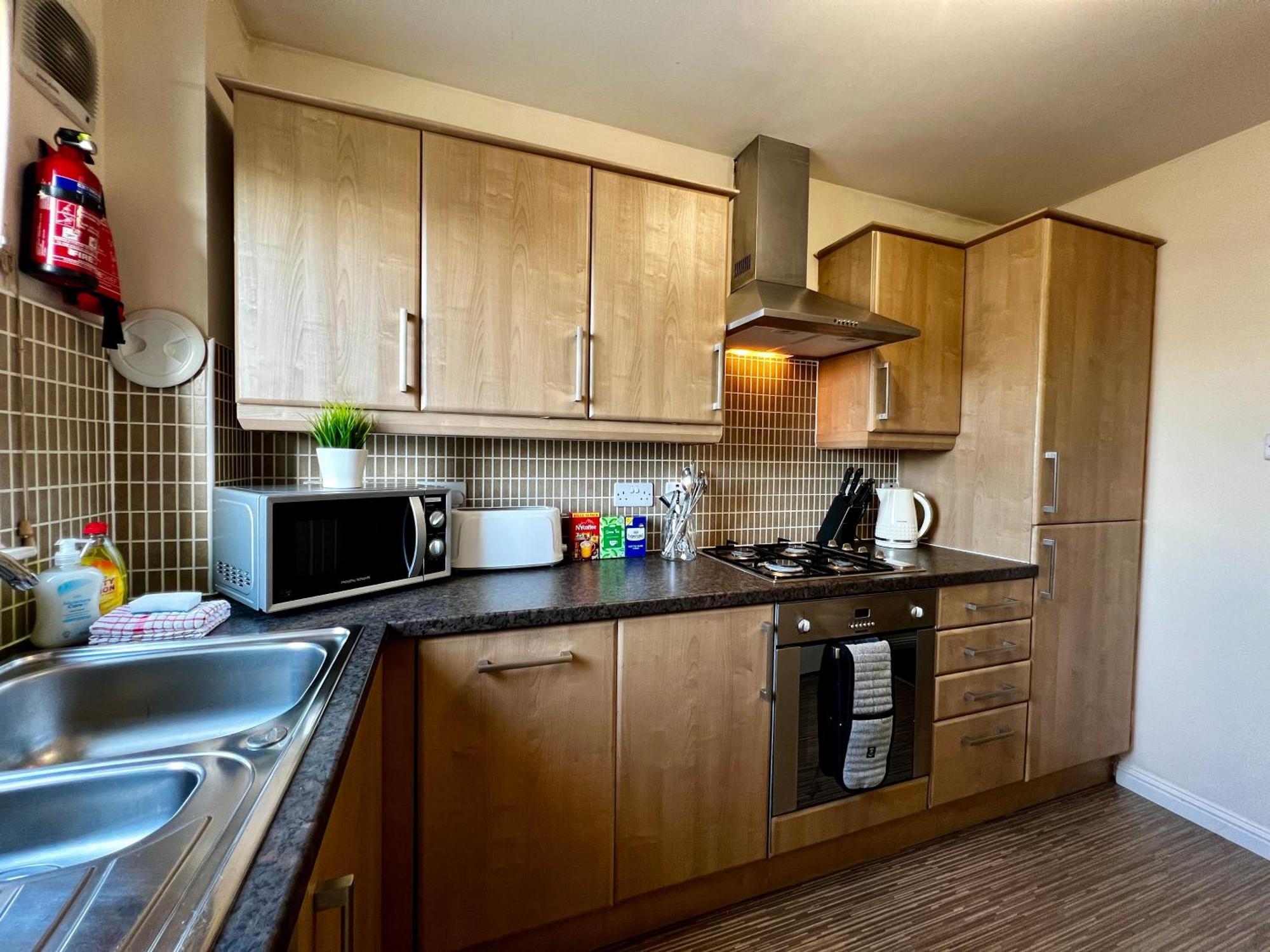 Stylish Modern Flat With Juliet Balcony & Parking Appartement Glasgow Buitenkant foto