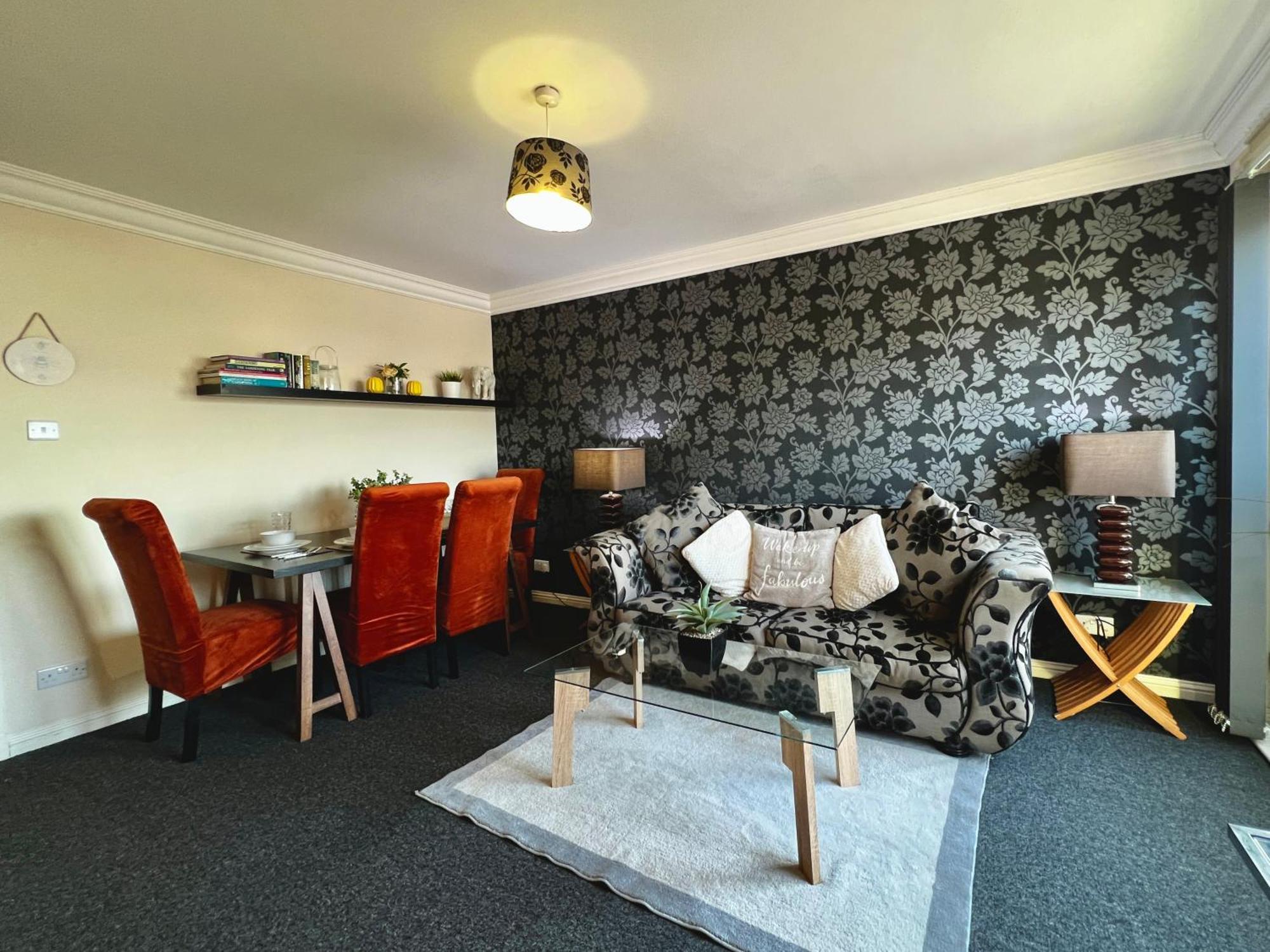 Stylish Modern Flat With Juliet Balcony & Parking Appartement Glasgow Buitenkant foto