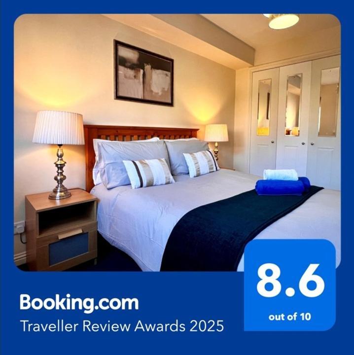 Stylish Modern Flat With Juliet Balcony & Parking Appartement Glasgow Buitenkant foto